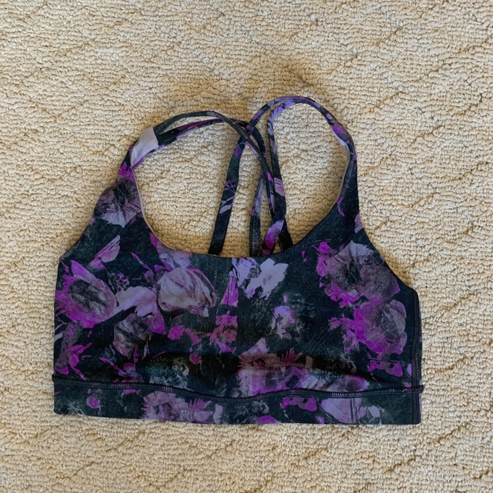 Lululemon “Energy” Bra. Size 6. Purple/Black pretty design. Excellent Condition!